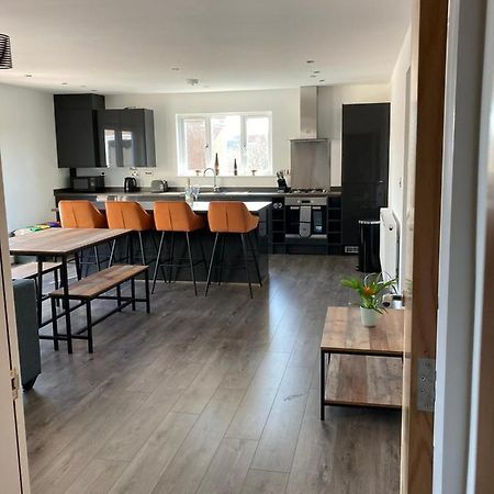 Spacious Newly Built Apartment Rhos On Sea, Colwyn Bay Ngoại thất bức ảnh