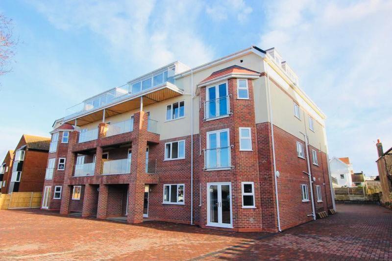 Spacious Newly Built Apartment Rhos On Sea, Colwyn Bay Ngoại thất bức ảnh