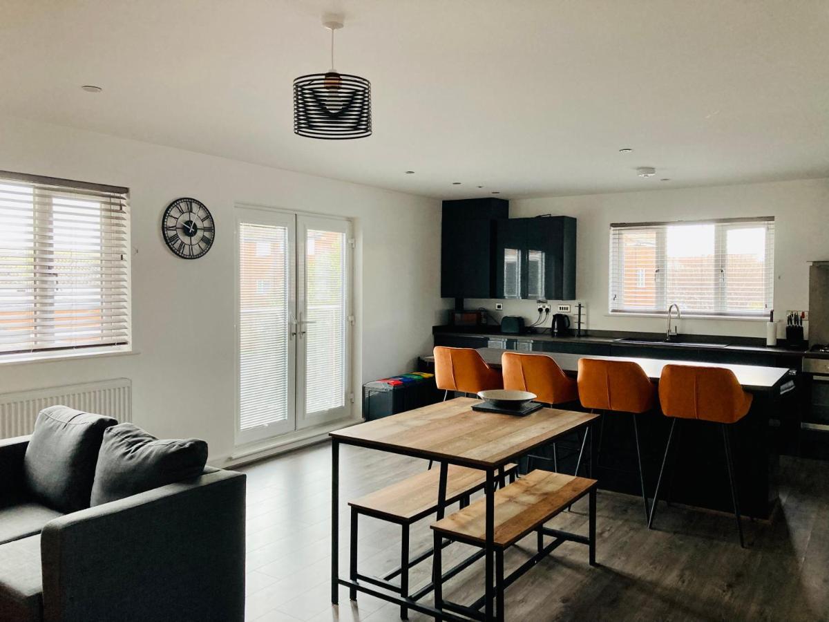 Spacious Newly Built Apartment Rhos On Sea, Colwyn Bay Ngoại thất bức ảnh